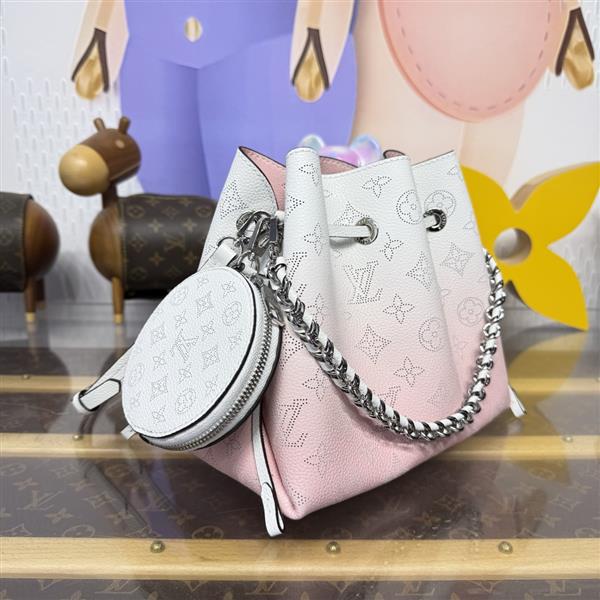 2026124164742518 210